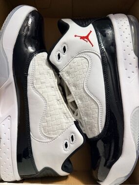 Jordan Max Aura 2 (GS) White/Gym Red-Black Kids' Sneakers 150